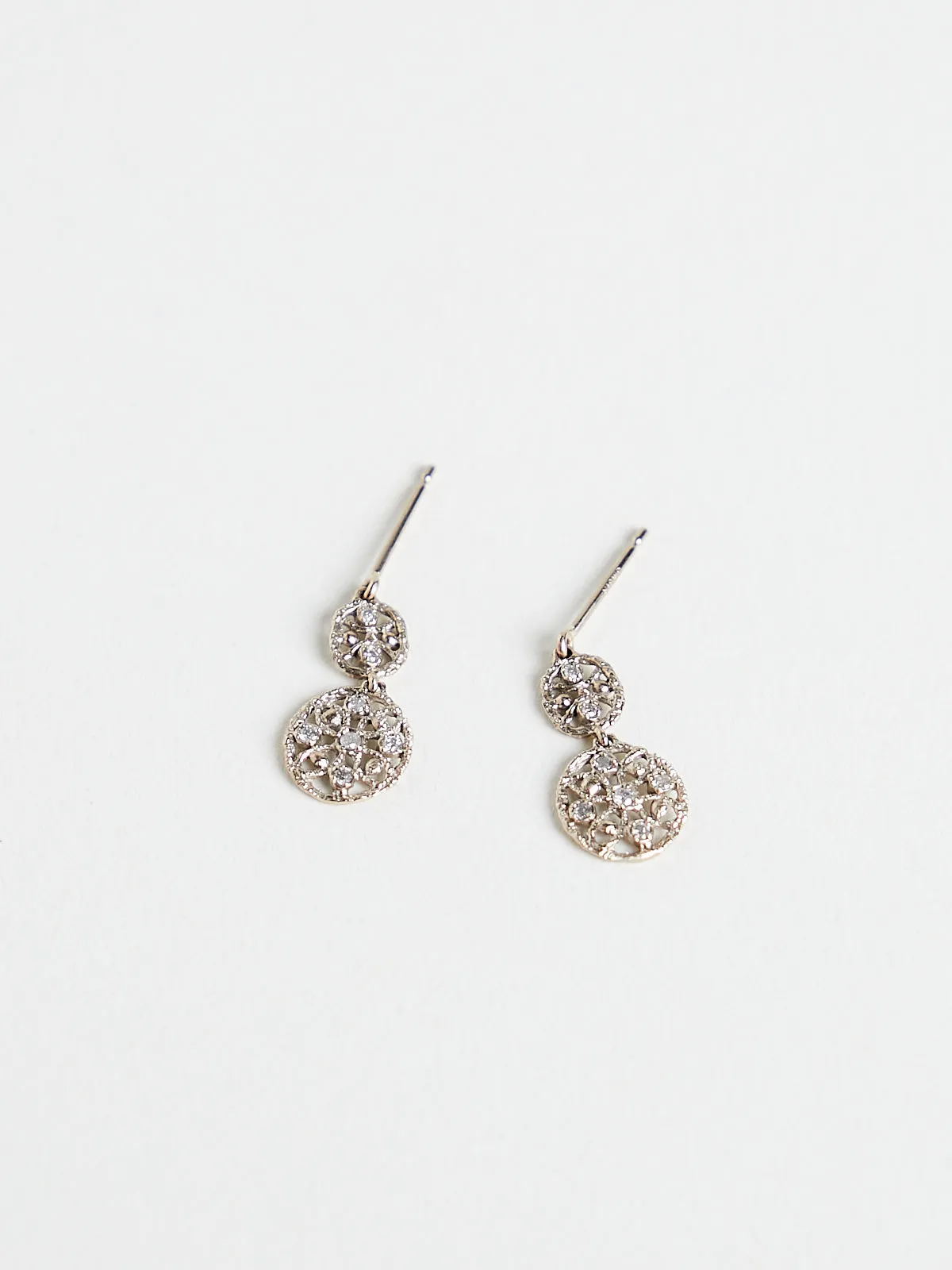 3057 Earrings in 14k White Gold with 14 White Diamonds