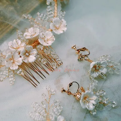 C129. clay florals boho bridal white hair comb and earrings.