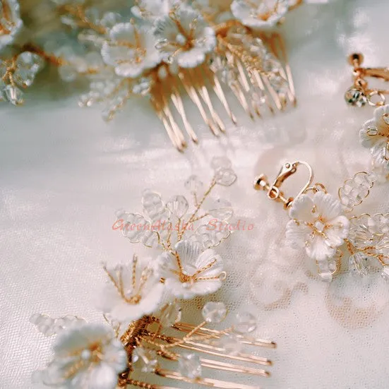 C129. clay florals boho bridal white hair comb and earrings.