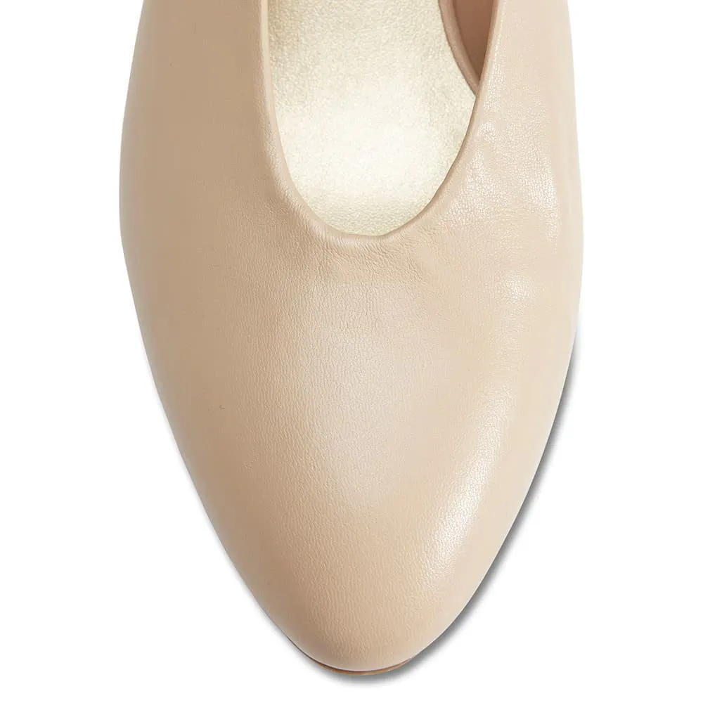 Carmen Heel in Nude Leather