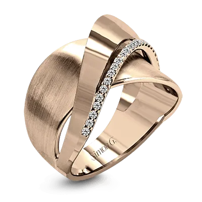 Clio Fashion Ring In 18k Gold With Diamonds