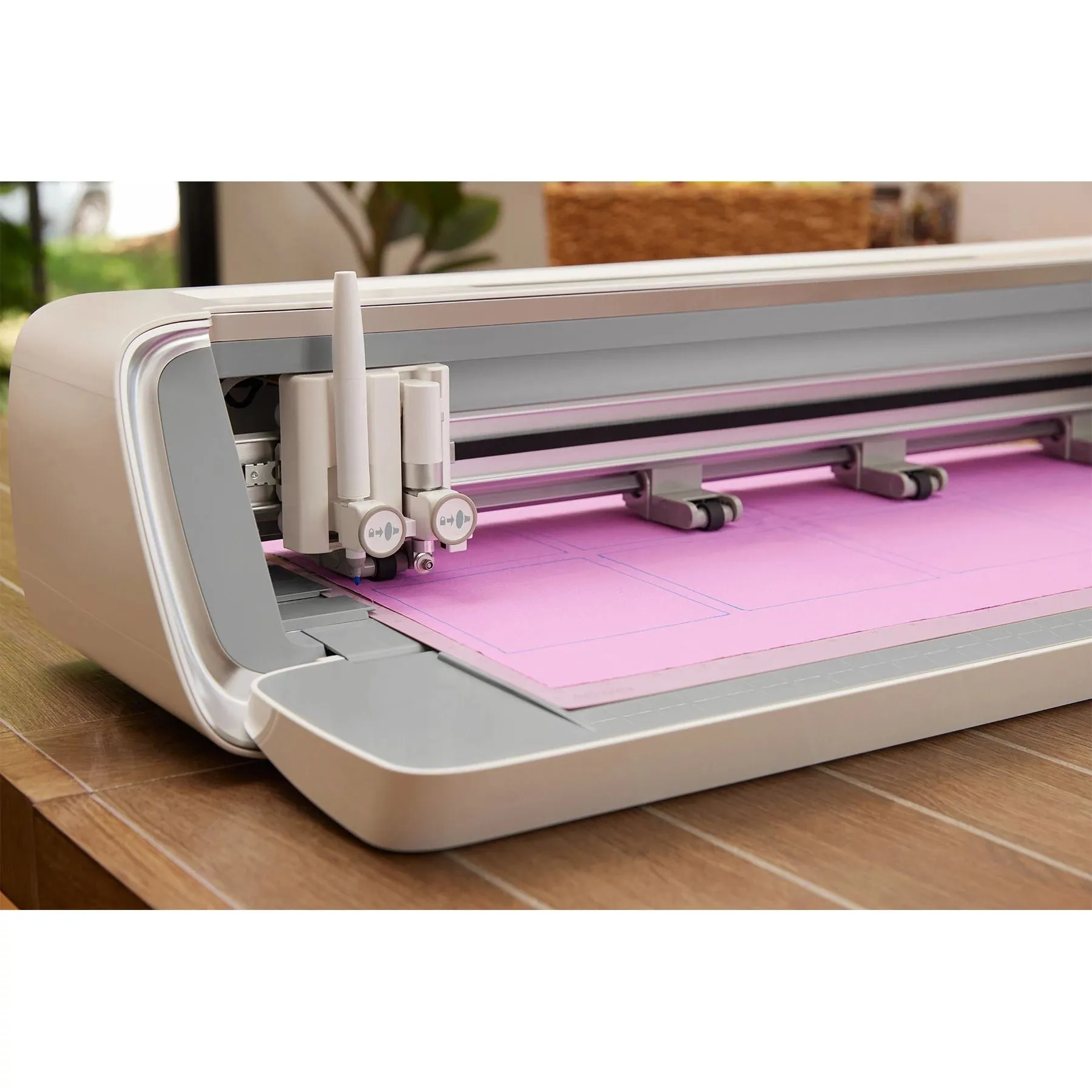 SINGER® MOMENTO™ 24 inch Craft Cutting Machine Bonus Bundle