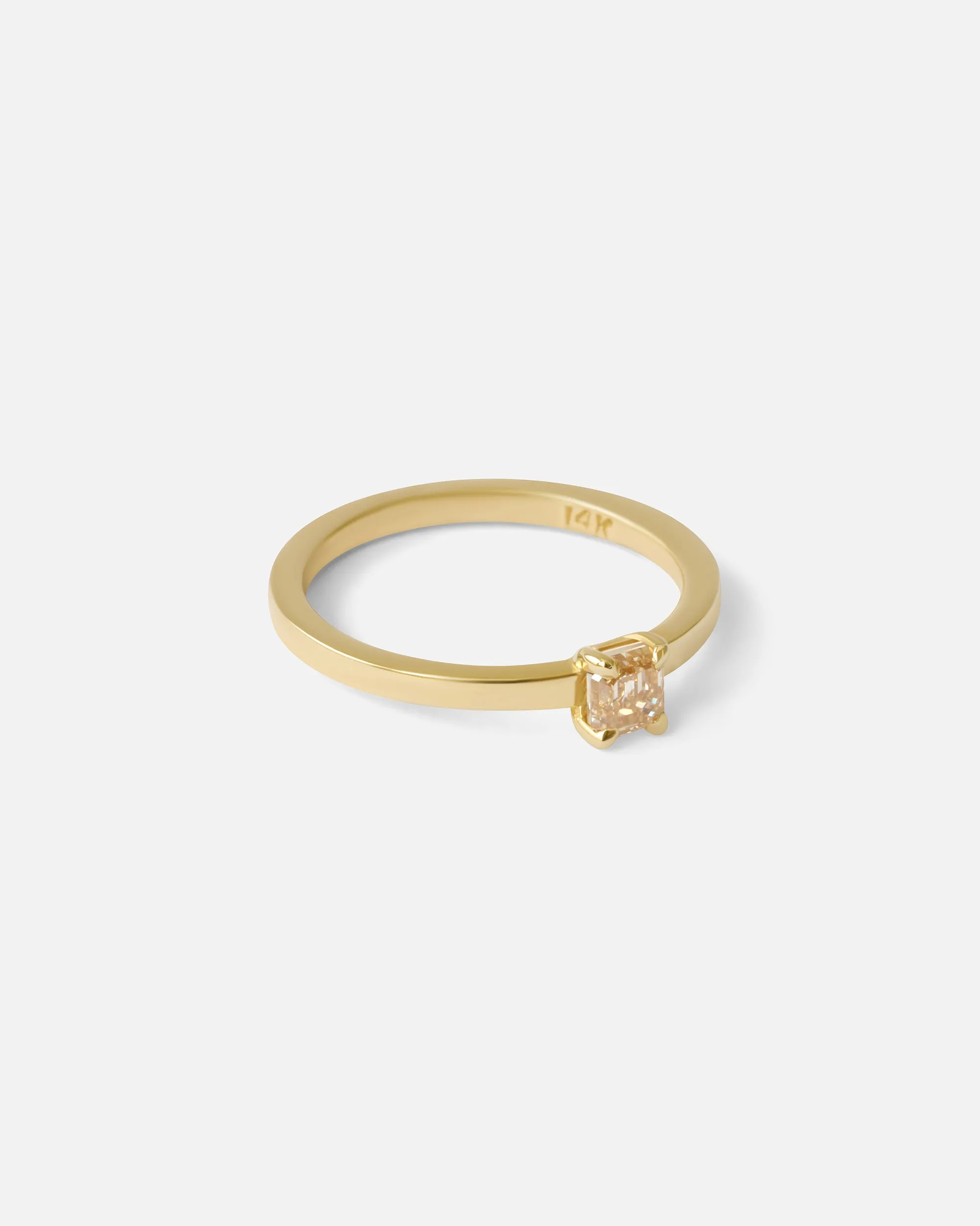 Solitaire Ring / Square Cut Diamond