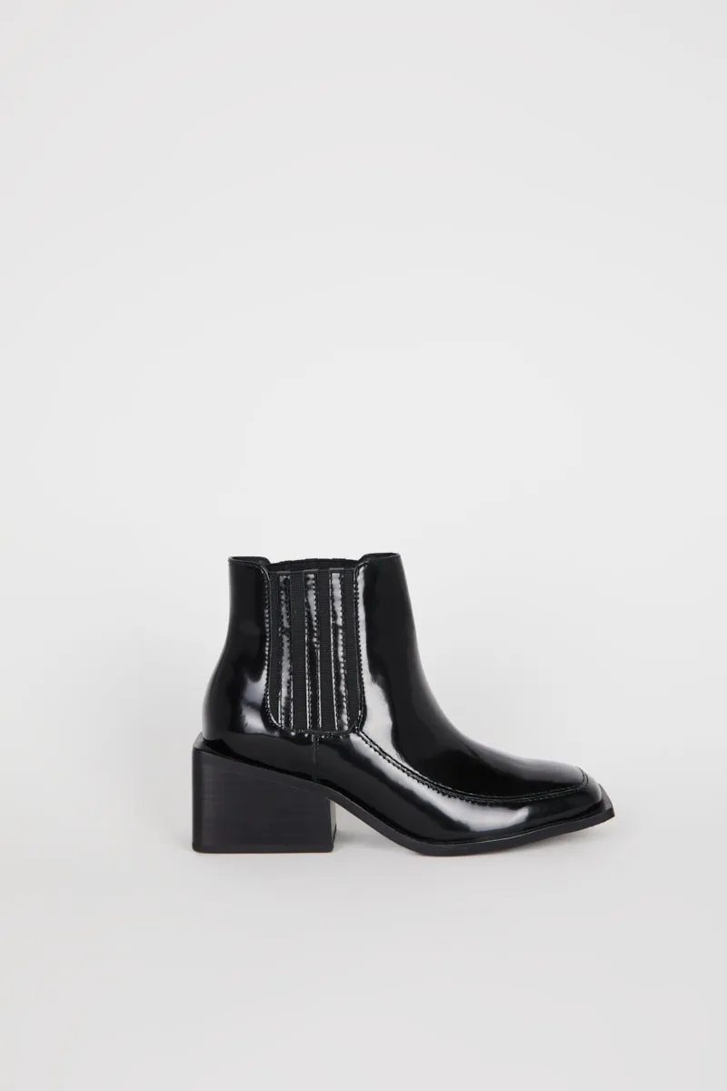 UPSIDE BOX LEATHER ANKLE BOOT