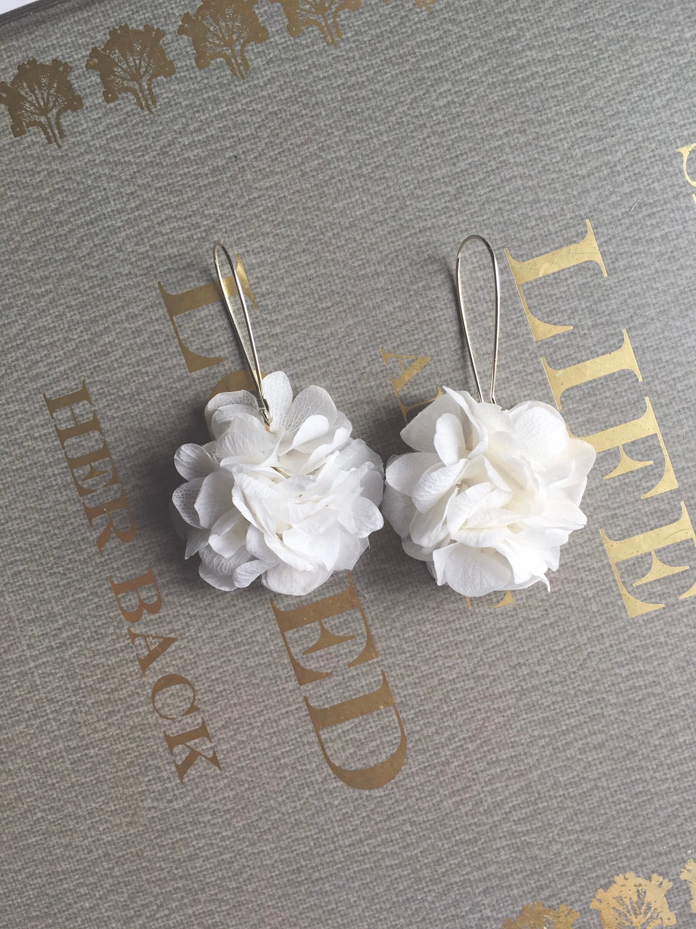 White Flower Earrings, Minimal Bridal Jewelry, Boho Wedding Drop Earrings, Silver Jewellery, Preserved Real Hydrangea Everlasting Flowers UK